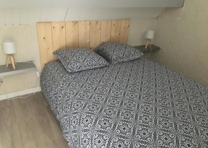 Joli Petit Appartement Au Calme, Refait A Neuf, Avec Linge De Maison Fourni